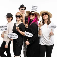Fotobox Requisiten für Firmenevents