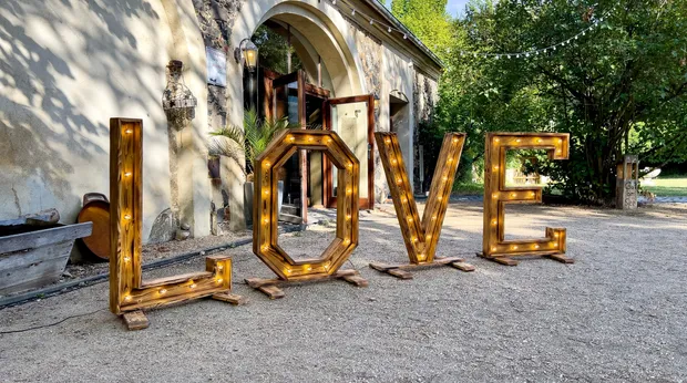 Hochzeits-DJ Love Buchstaben